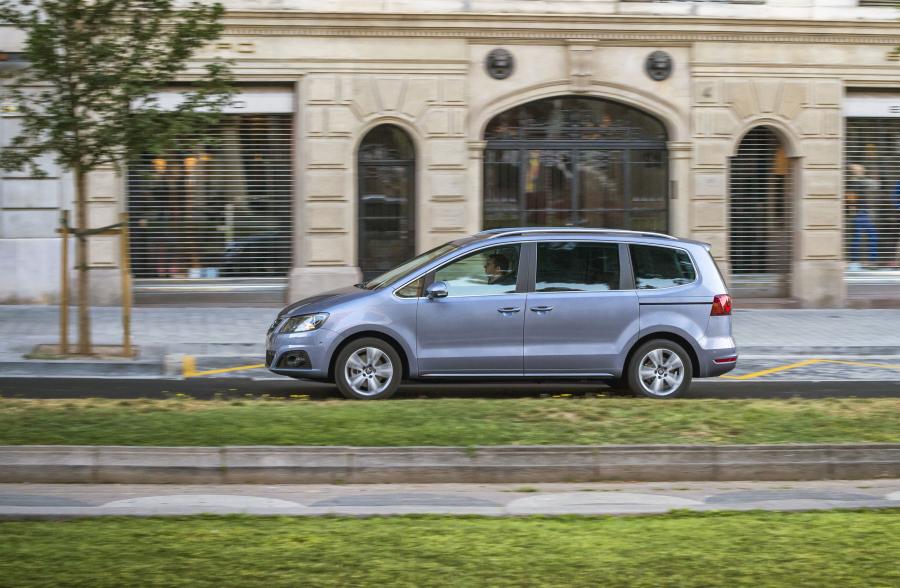  Seat Alhambra 2015 года  (фото 21 из 35)